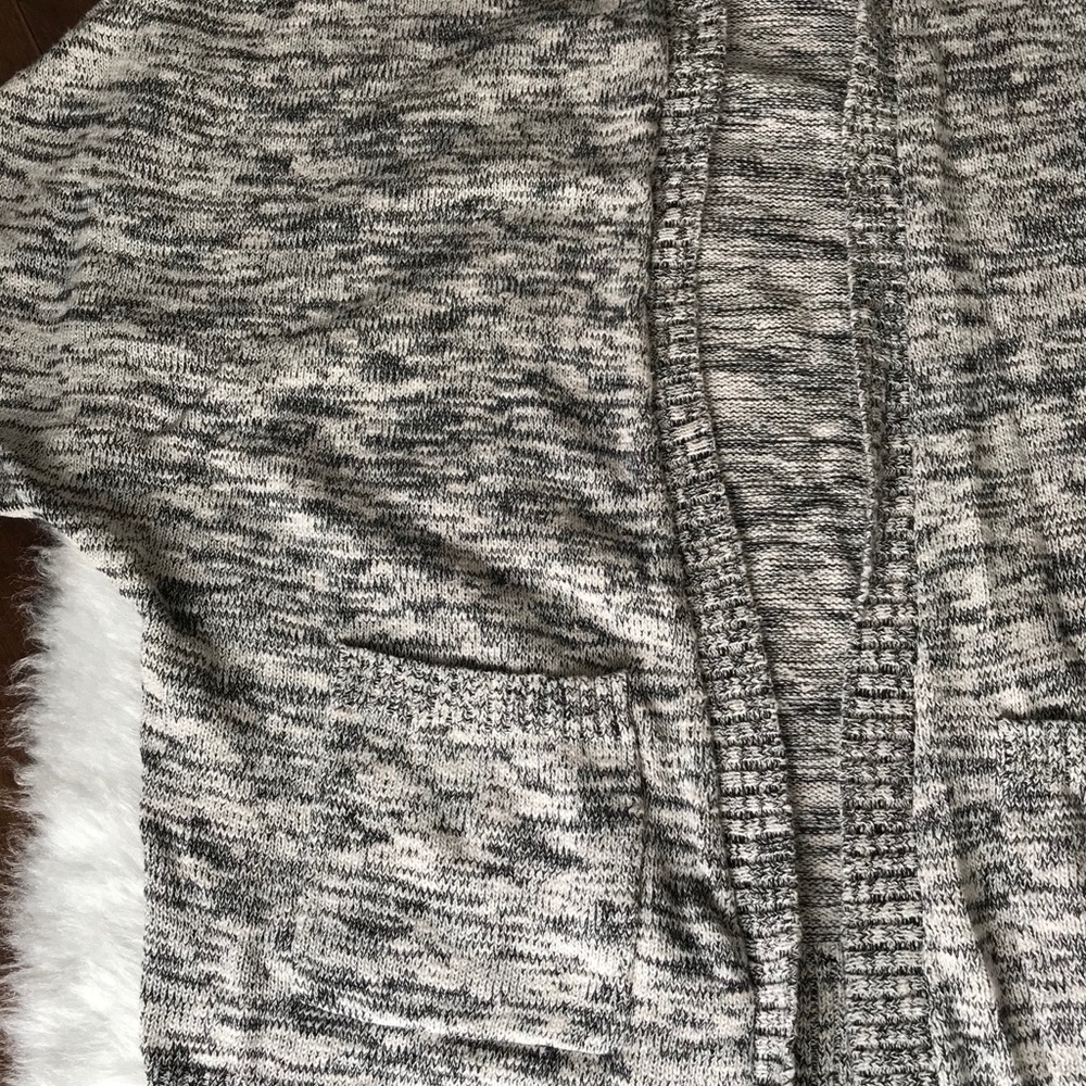 Cotton Cardigan- Size M/L - Picture 2 of 6